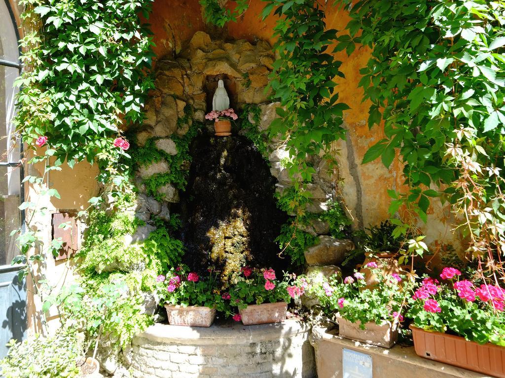 Gasthof Casa Di Santa Francesca Romana A Ponte Rotto 2*